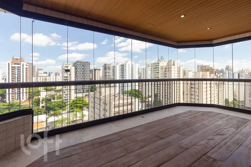 Foto 1 de Apartamento com 4 Quartos à venda, 200m² em Moema, São Paulo
