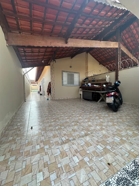 Foto 1 de Casa com 2 Quartos à venda, 78m² em Balneario Plataforma, Mongaguá