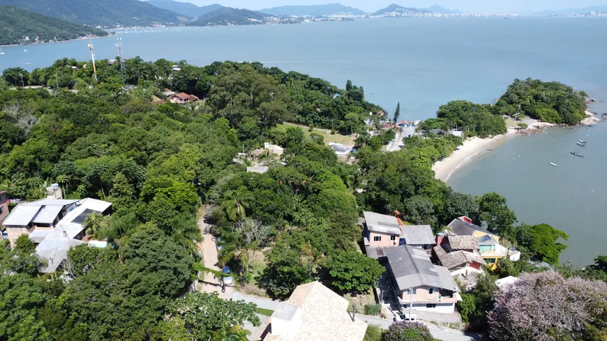 Foto 1 de Lote/Terreno à venda, 746m² em Sambaqui, Florianópolis