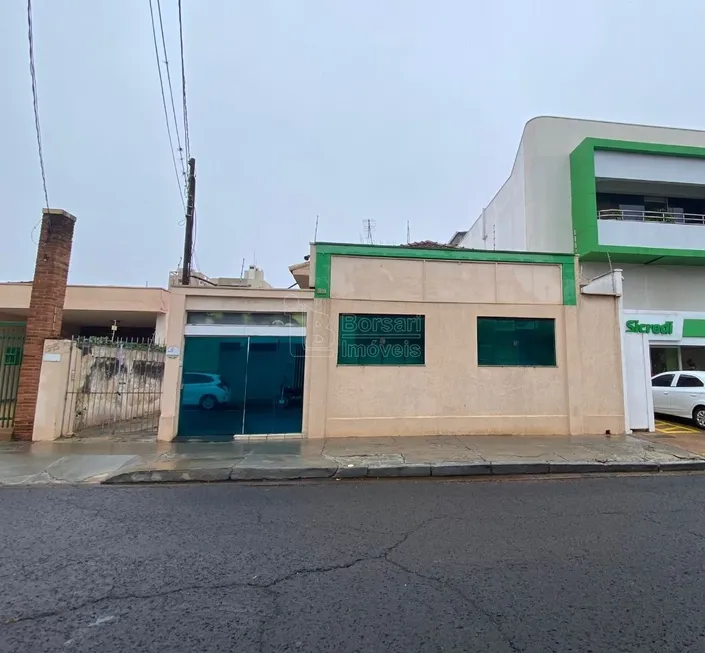 Foto 1 de Casa com 1 Quarto à venda, 250m² em Centro, Araraquara