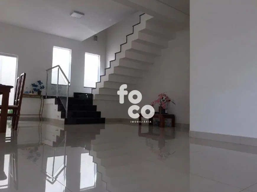 Foto 1 de Sobrado com 4 Quartos à venda, 408m² em Vigilato Pereira, Uberlândia