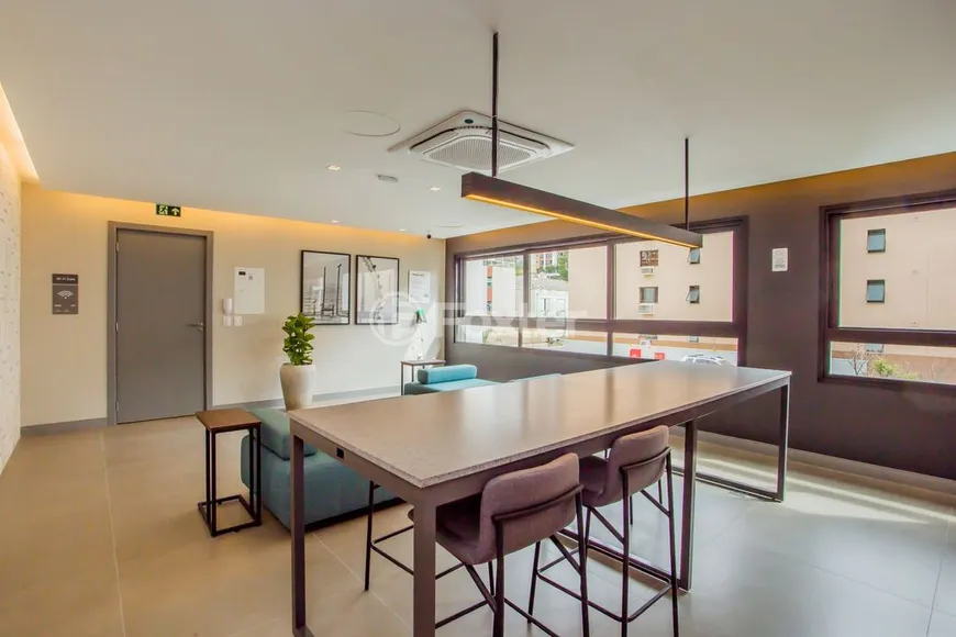 Foto 1 de Apartamento com 2 Quartos à venda, 47m² em Rio Branco, Porto Alegre
