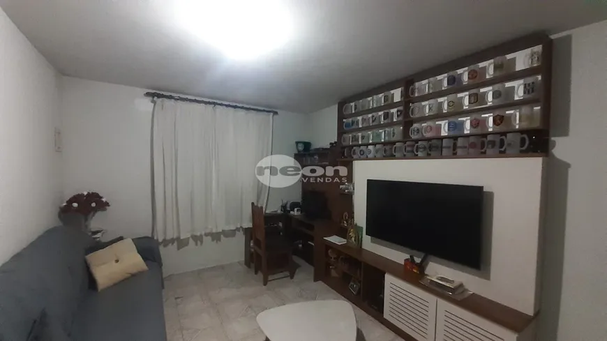 Foto 1 de Casa com 2 Quartos à venda, 155m² em Vila Luzita, Santo André