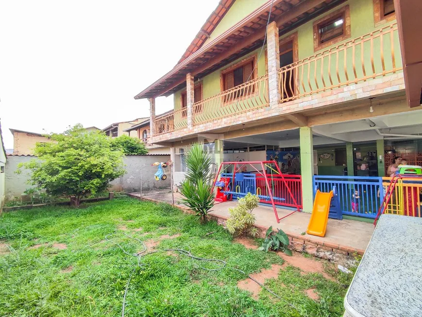 Foto 1 de Casa com 3 Quartos à venda, 270m² em Santa Helena, Belo Horizonte