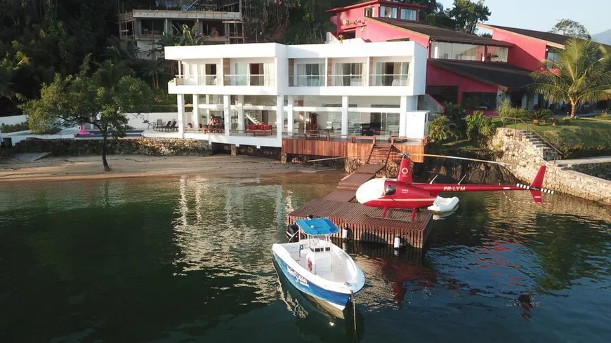 Foto 1 de Casa com 11 Quartos à venda, 1200m² em Itanema, Angra dos Reis