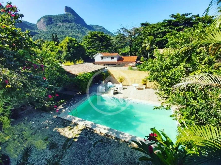 Foto 1 de Casa de Condomínio com 4 Quartos à venda, 440m² em Itanhangá, Rio de Janeiro