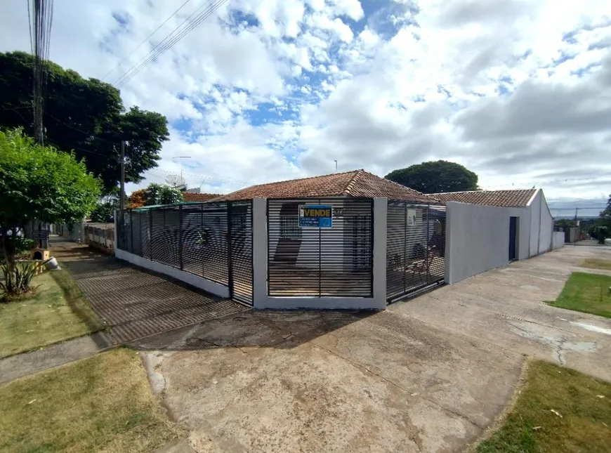 Foto 1 de Casa com 4 Quartos à venda, 130m² em Conjunto Residencial Branca Vieira, Maringá