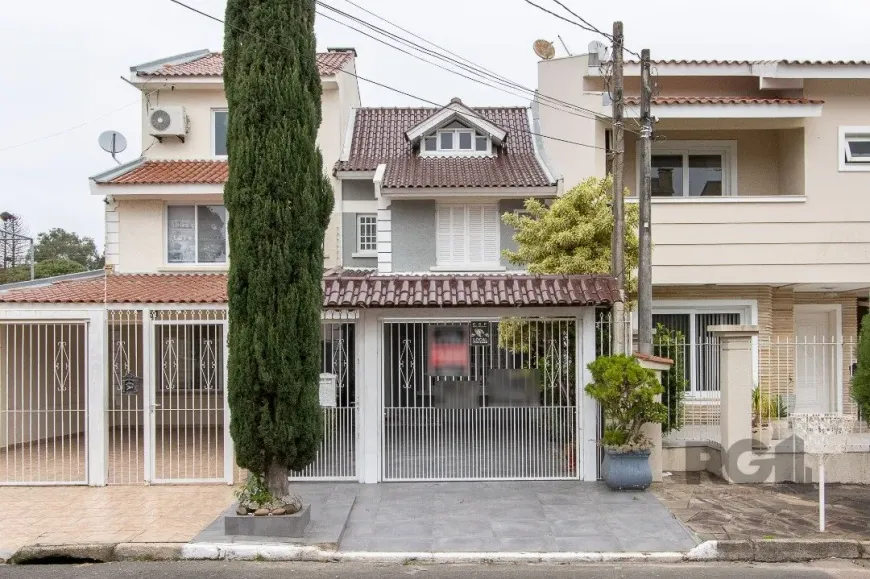 Foto 1 de Casa com 3 Quartos à venda, 140m² em Hípica, Porto Alegre