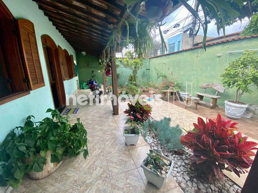 Foto 1 de Casa com 3 Quartos à venda, 246m² em Glória, Belo Horizonte