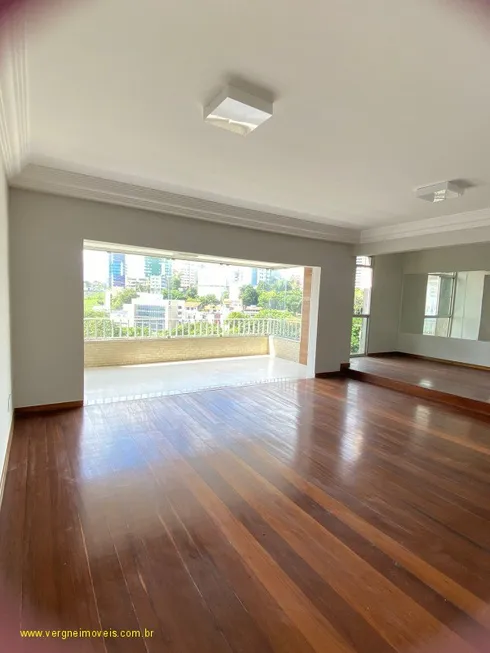 Foto 1 de Apartamento com 4 Quartos à venda, 210m² em Ondina, Salvador