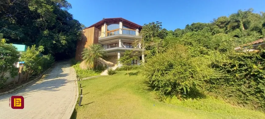 Foto 1 de Casa com 5 Quartos à venda, 352m² em Lagoa da Conceição, Florianópolis