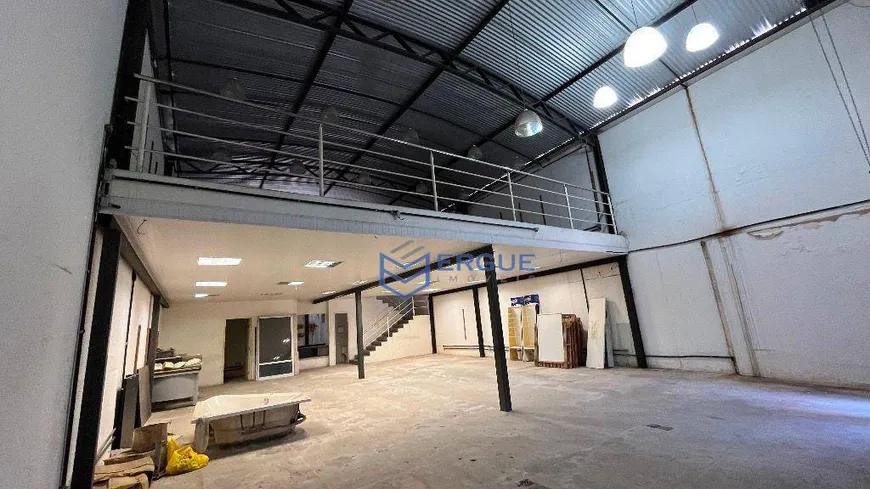 Foto 1 de Galpão/Depósito/Armazém à venda, 220m² em Montese, Fortaleza