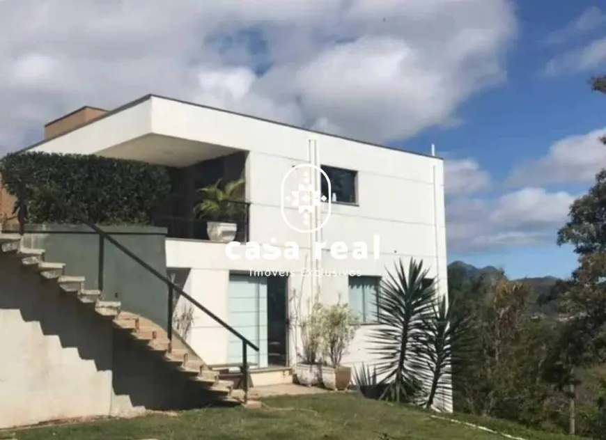 Foto 1 de Casa com 3 Quartos à venda, 150m² em Nogueira, Petrópolis