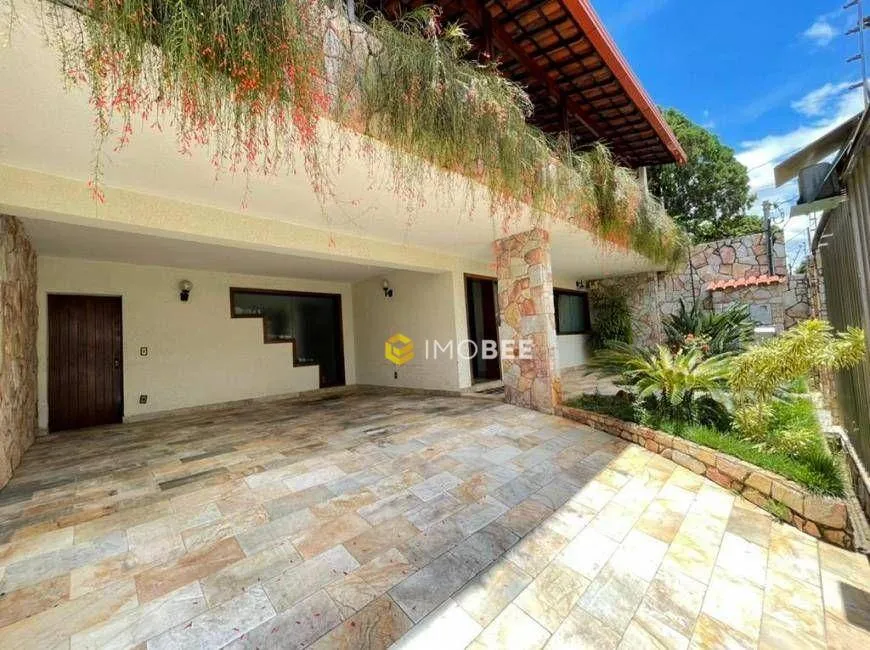 Foto 1 de Casa com 6 Quartos à venda, 386m² em São João Batista, Belo Horizonte