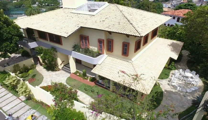 Foto 1 de Casa de Condomínio com 4 Quartos à venda, 627m² em Candeal, Salvador