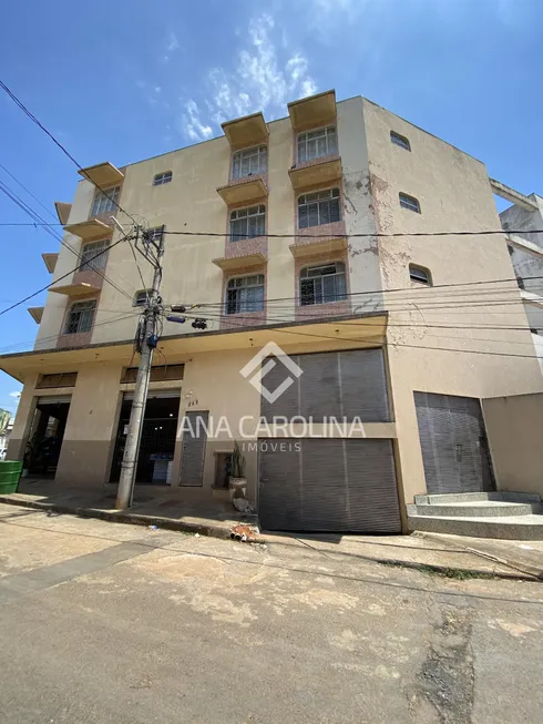 Foto 1 de Apartamento com 4 Quartos à venda, 177m² em Vila Guilhermina, Montes Claros
