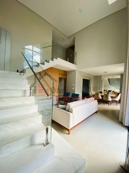 Foto 1 de Casa com 3 Quartos para venda ou aluguel, 563m² em Saúde, Pouso Alegre