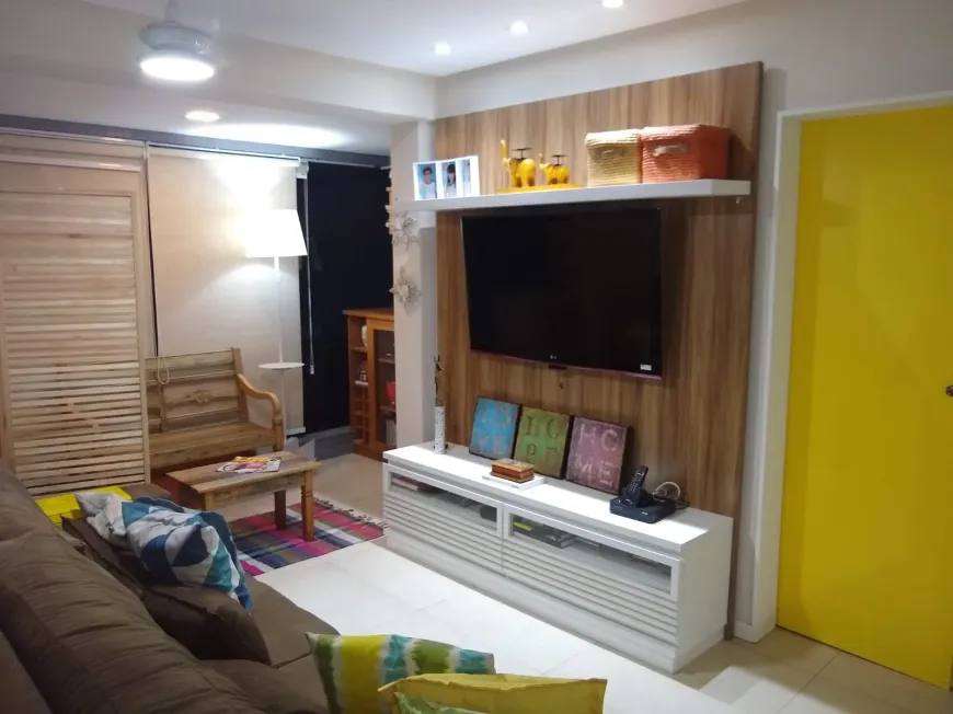 Foto 1 de Apartamento com 3 Quartos à venda, 76m² em Barra da Tijuca, Rio de Janeiro