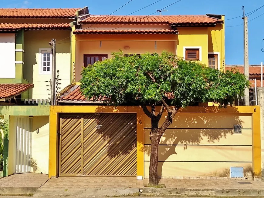 Foto 1 de Casa com 4 Quartos à venda, 220m² em Cajazeiras, Fortaleza