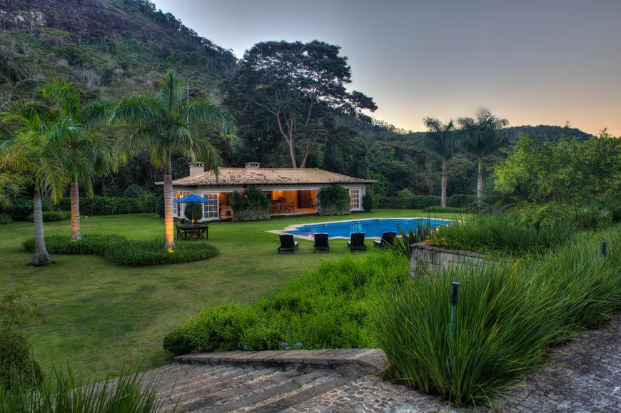 Foto 1 de Casa de Condomínio com 8 Quartos à venda, 1000m² em Pedro do Rio, Petrópolis