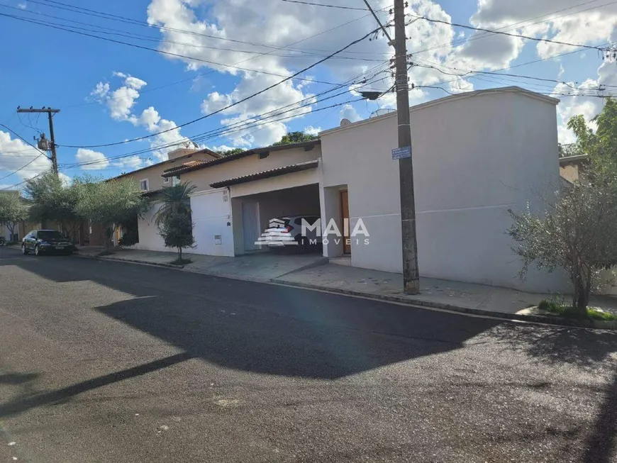 Foto 1 de Casa de Condomínio com 5 Quartos à venda, 320m² em Residencial Budeus, Uberaba