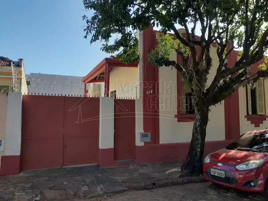 Foto 1 de Casa com 3 Quartos para alugar, 112m² em Centro, Araraquara