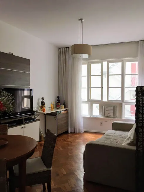 Foto 1 de Apartamento com 2 Quartos para alugar, 90m² em Copacabana, Rio de Janeiro