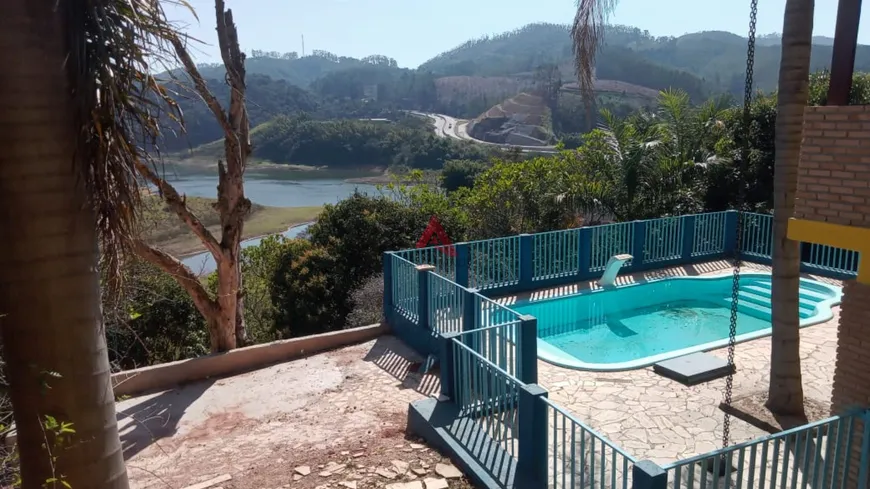 Foto 1 de Fazenda/Sítio com 5 Quartos à venda, 230m² em Jaraguazinho , Caraguatatuba