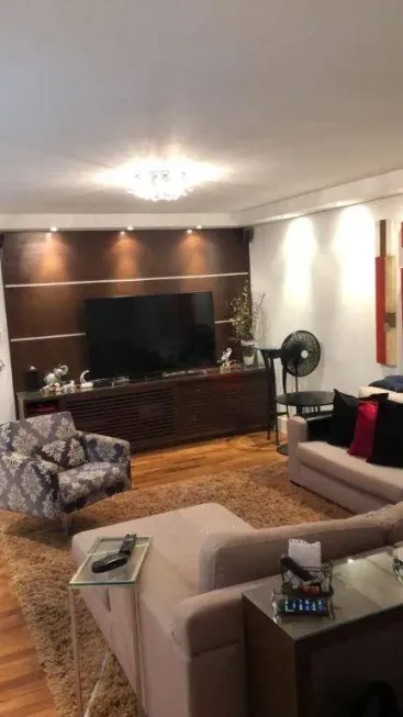 Foto 1 de Apartamento com 3 Quartos à venda, 167m² em Higienópolis, São Paulo