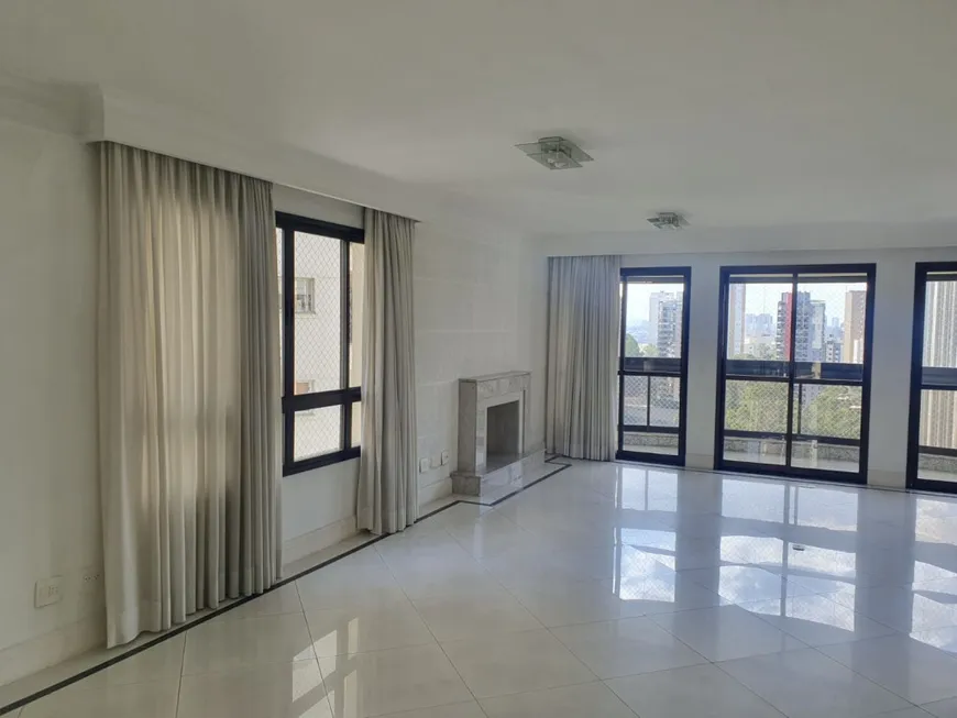 Foto 1 de Apartamento com 3 Quartos à venda, 220m² em Vila Suzana, São Paulo