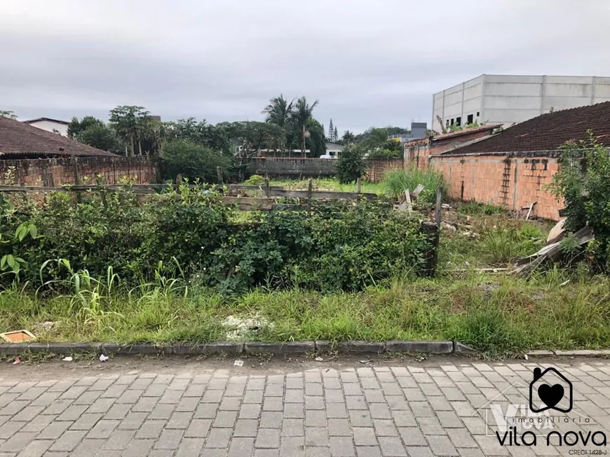 Foto 1 de Lote/Terreno à venda, 585m² em Vila Nova, Joinville