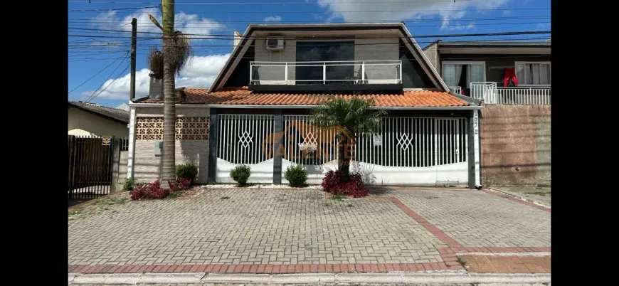 Foto 1 de Casa com 3 Quartos à venda, 330m² em Alto Boqueirão, Curitiba