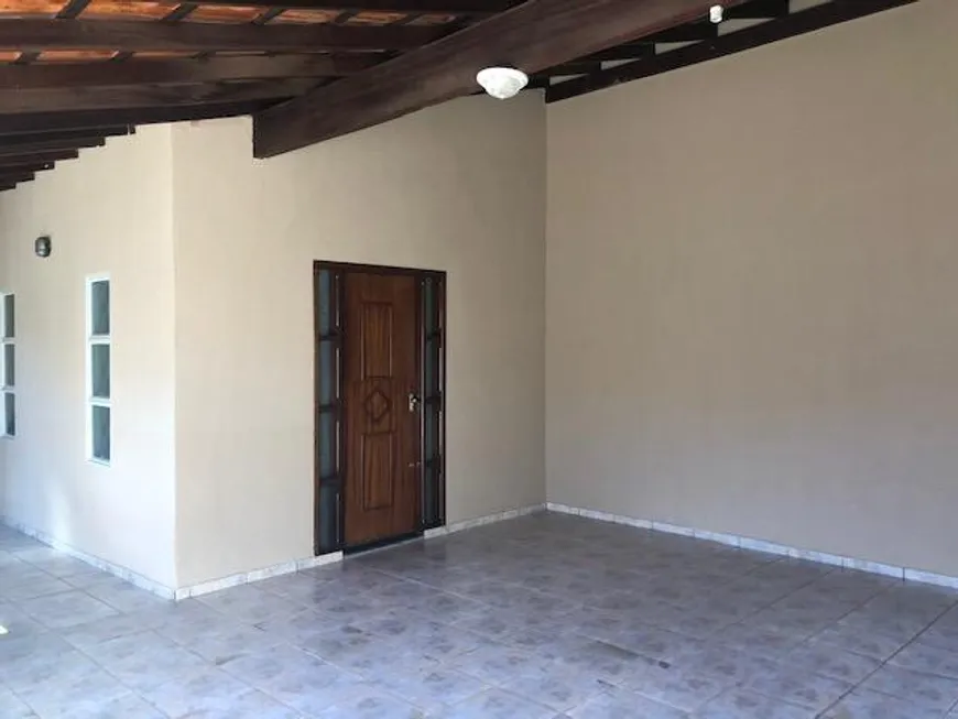 Foto 1 de Casa com 5 Quartos à venda, 192m² em Jardim das Palmeiras, Uberlândia
