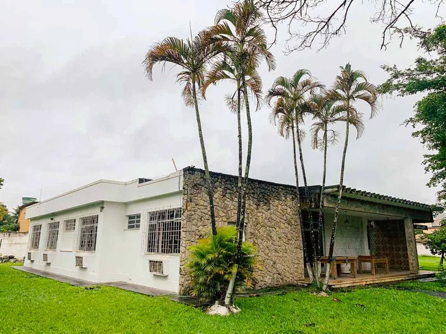 Foto 1 de Casa com 6 Quartos à venda, 2800m² em Parada Angélica, Duque de Caxias