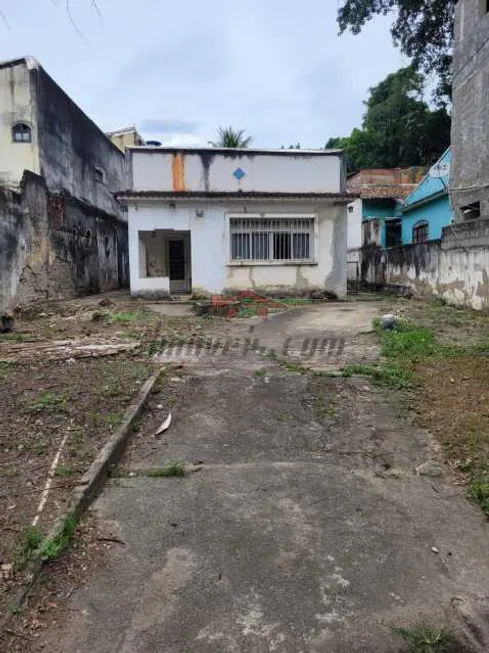 Foto 1 de Lote/Terreno à venda, 600m² em Pechincha, Rio de Janeiro