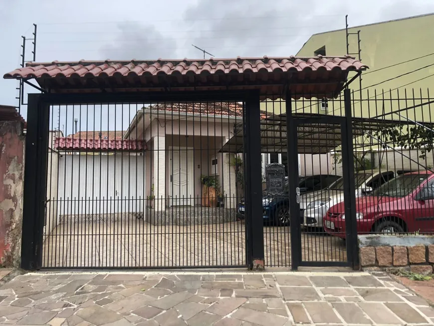 Foto 1 de Casa com 5 Quartos à venda, 185m² em Camaquã, Porto Alegre