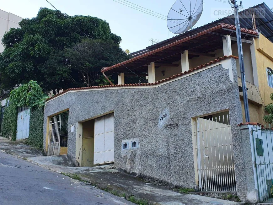 Foto 1 de Casa com 3 Quartos à venda, 550m² em Bandeirantes, Juiz de Fora