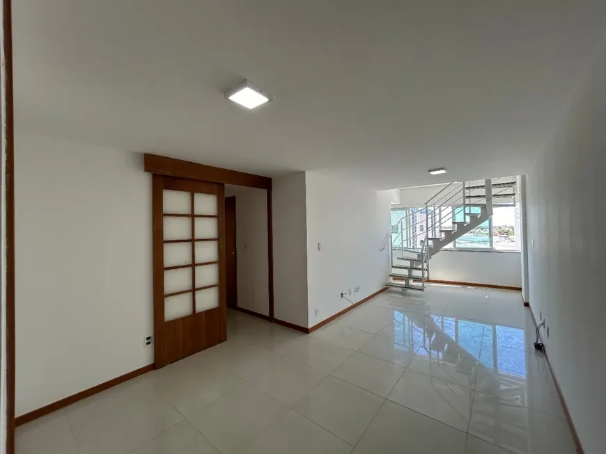 Foto 1 de Apartamento com 4 Quartos para alugar, 156m² em Recreio Ipitanga, Lauro de Freitas