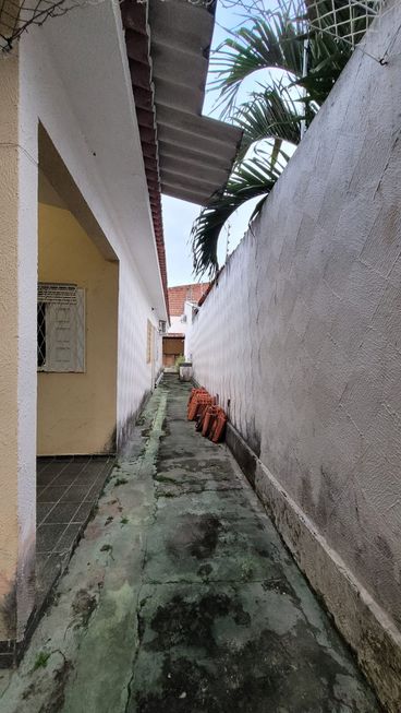 Casa na Rua Afonso Magalhães, 595, Ponta Negra em Natal, por R$  -  Viva Real