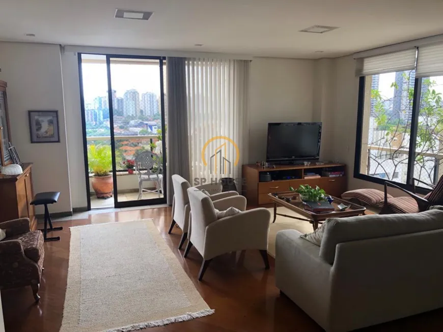 Foto 1 de Apartamento com 3 Quartos à venda, 200m² em Brooklin, São Paulo