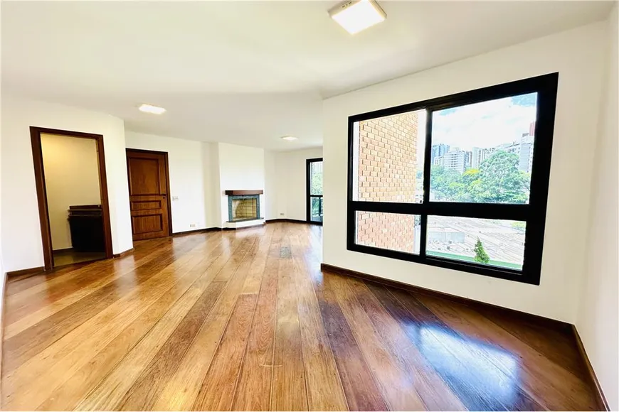 Foto 1 de Apartamento com 3 Quartos à venda, 133m² em Vila Suzana, São Paulo