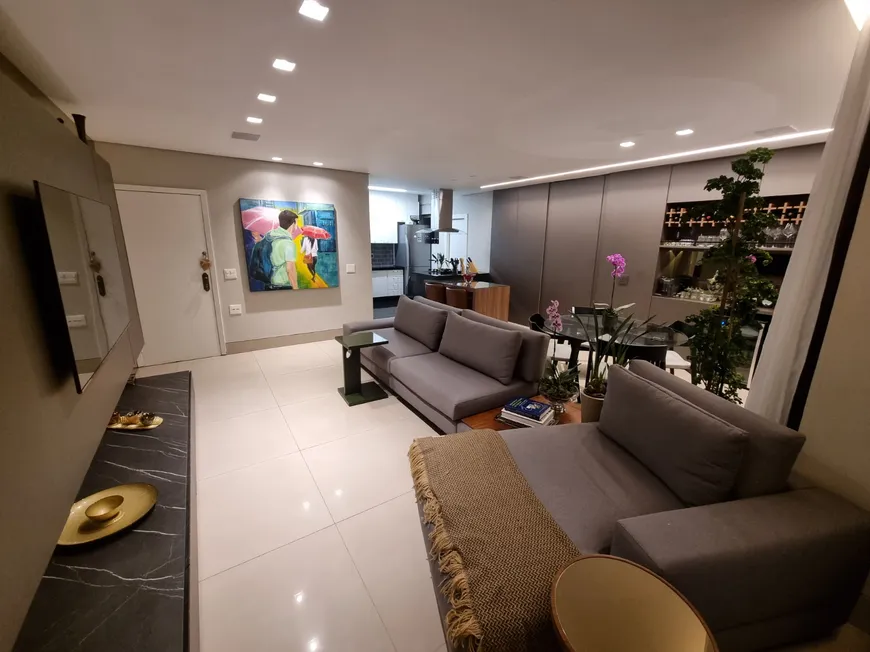 Foto 1 de Apartamento com 2 Quartos à venda, 90m² em Serra, Belo Horizonte