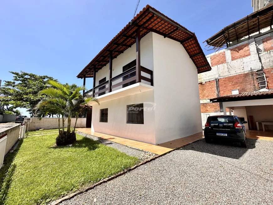 Foto 1 de Casa com 4 Quartos para alugar, 120m² em Centro, Balneário Piçarras