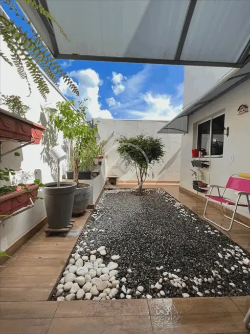 Foto 1 de Casa de Condomínio com 3 Quartos à venda, 126m² em Jardim Imperial, Cuiabá