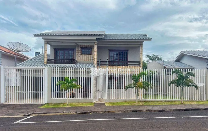 Foto 1 de Sobrado com 3 Quartos à venda, 241m² em Neva, Cascavel