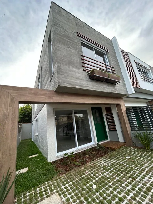 Foto 1 de Casa com 3 Quartos à venda, 133m² em Rio Tavares, Florianópolis