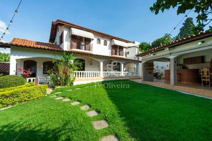 Foto 1 de Casa com 3 Quartos à venda, 295m² em Caxingui, São Paulo