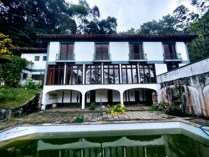 Foto 1 de Apartamento com 4 Quartos à venda, 600m² em Retiro, Petrópolis