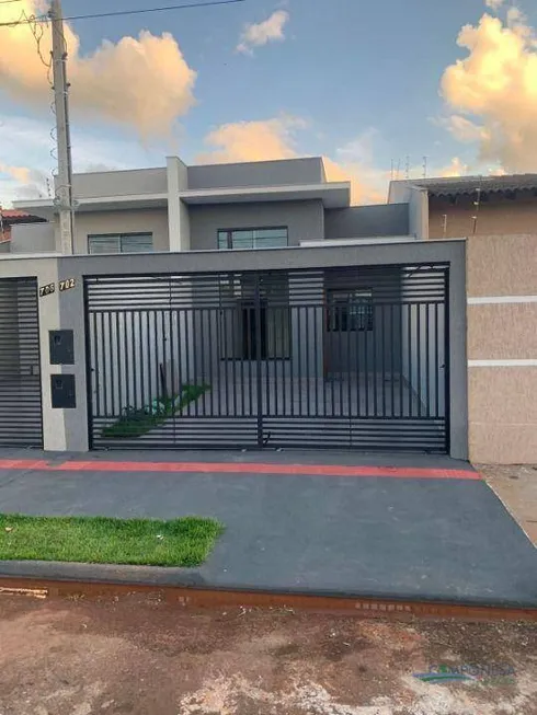 Foto 1 de Casa com 3 Quartos à venda, 76m² em Jardim Guararapes, Londrina