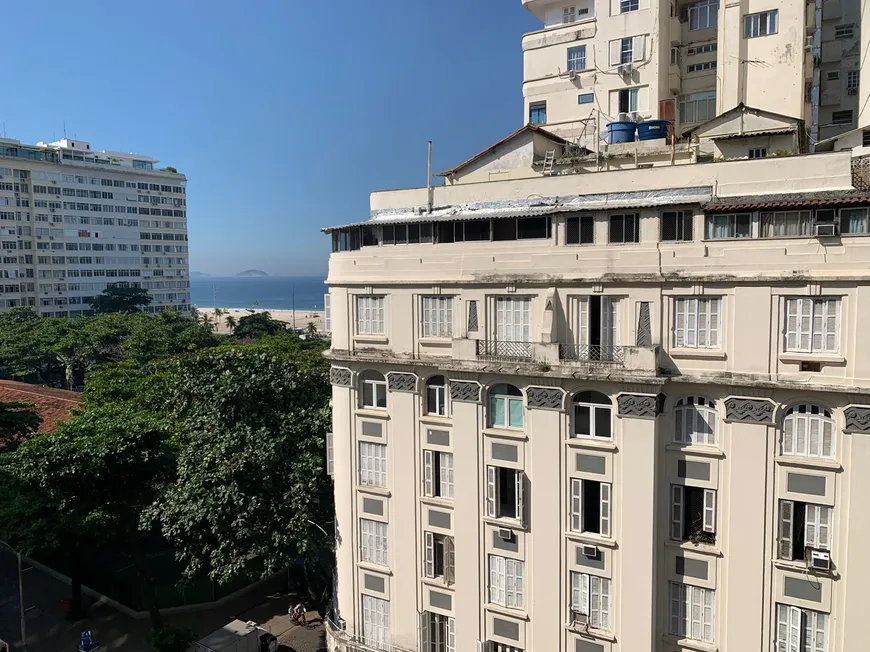 Foto 1 de Apartamento com 4 Quartos para venda ou aluguel, 166m² em Copacabana, Rio de Janeiro